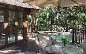 Dreamy 3 Bedroom Villa On The Edge Of The Sabie River In Kruger Park Lodge